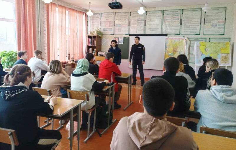 Полицейские Кизильского района рассказали школьникам о кибербуллинге и других опасностях в сети Интернет